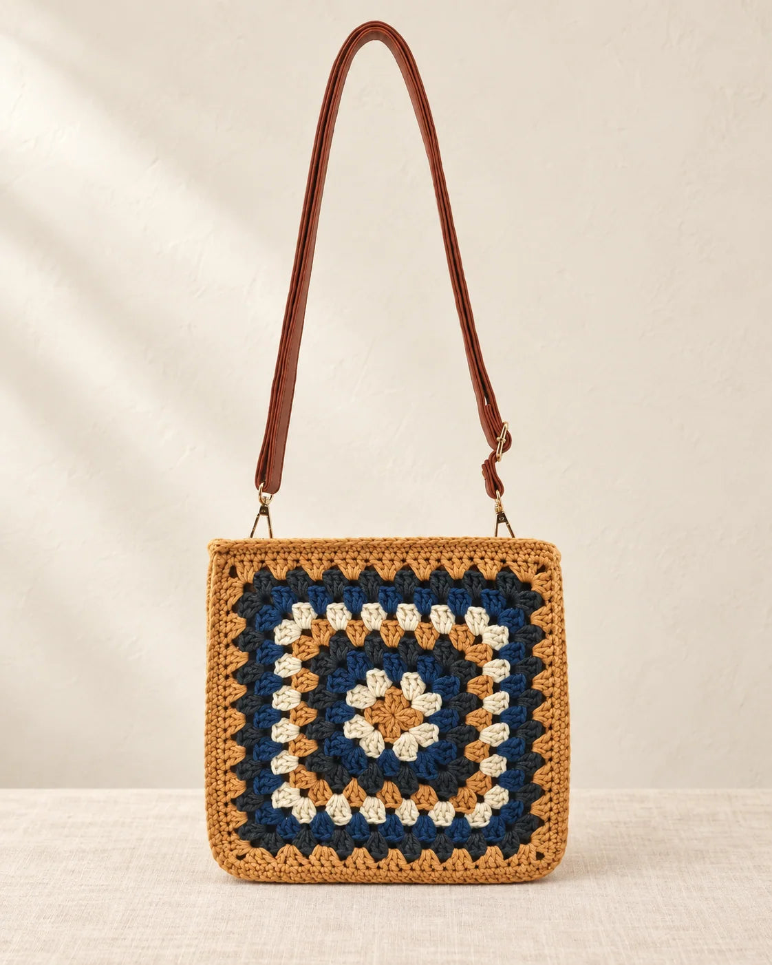 Structured granny square crochet shoulder purse design